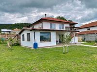 Zwei­stöckiges Haus mit Garage und Pool in Goritsa zu verkaufen Nordrhein-Westfalen - Sankt Augustin Vorschau