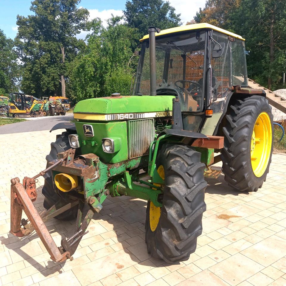 SUCHE John Deere Allrad Traktor alle Serien. in Reuth