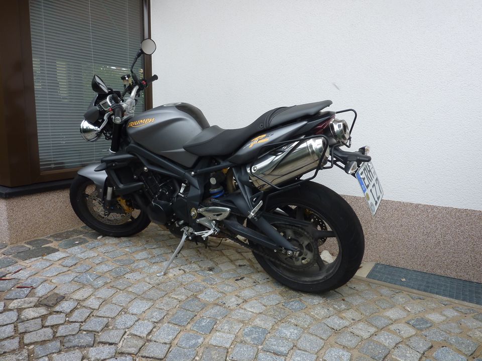 Triumph Street Triple - top gepflegt, wenig km in Eckental 