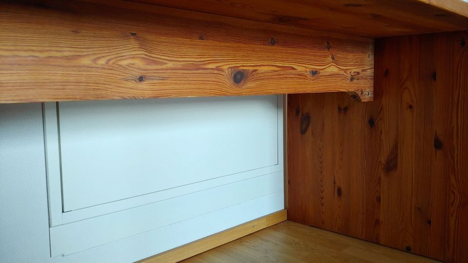 Schreibtisch aus hochwertigem Massivholz 200x70cm in Waldshut-Tiengen