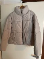 Dicke beige Jacke Daunenjacke Hessen - Schaafheim Vorschau