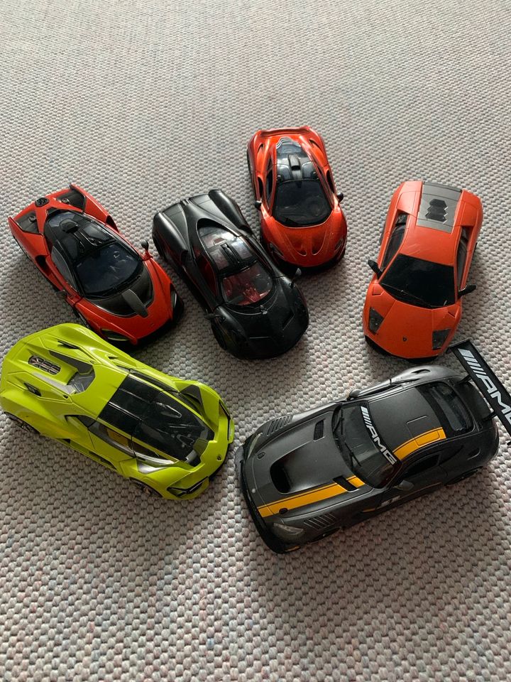 Auto Sammlung Spielzeugautos Konvolut diverse Modelle in Glashütte
