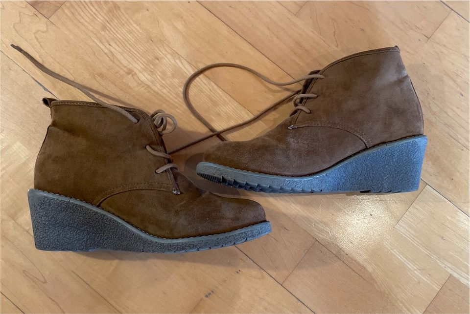 Wildleder Schuhe mit Keilabsatz Größe 38 in Bessenbach