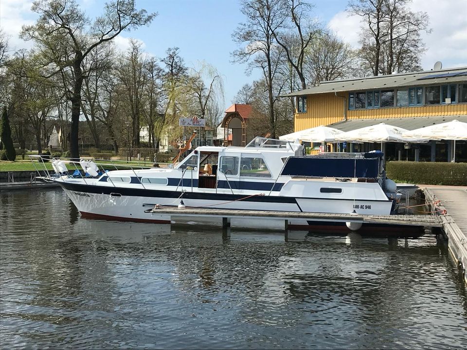 Senzig Sedan Motorboot in Frankfurt (Oder)