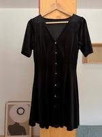 Schwarzes Mini-Kleid aus Samt von Kouka, Größe S Dortmund - Innenstadt-West Vorschau