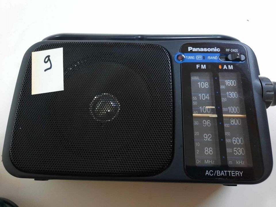 Panasonic  RF 2400  AM-FM Radio  AC/Batterie in Steinheim