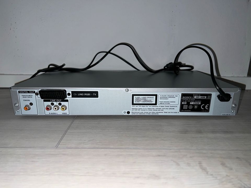 Sony DVD/CD Player mit Fernbedienung und Scart Kabel in Flein