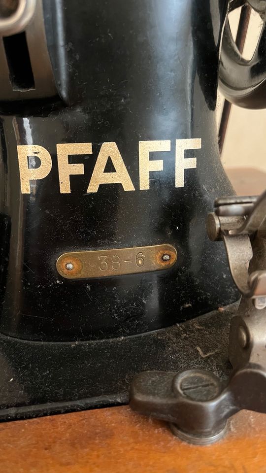 Pfaff Nähmaschine 38-6 mit Tisch & Zubehör *ALT in Chemnitz