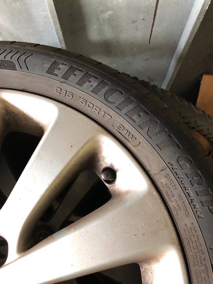 Sommerreifen auf Alufelge Goodyear 215/50 R17 in Rüsselsheim