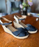 Sandalen mit Keilabsatz von Tom Tailor Gr. 39 Baden-Württemberg - Kuppenheim Vorschau