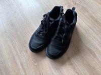 Nike black Sneaker, TOP Zustand, Gr. 40 Kr. München - Oberschleißheim Vorschau