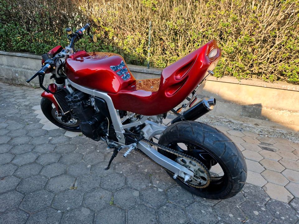 Suzuki GSXR 1100 GV 73 C in Eltmann