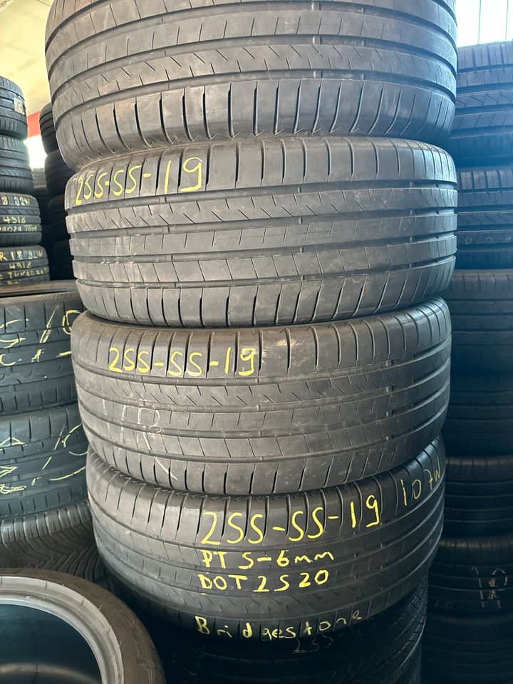 Neuwertige Gebrauchtreifen 255 55 r19 Bridgestone Sommerreifen in Schwieberdingen