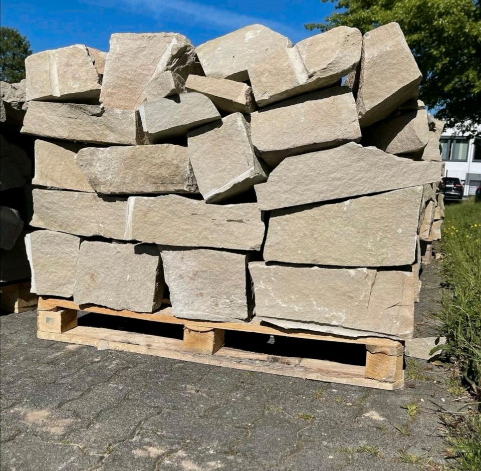 Mauerstein Sandgrau Trockenmauer Naturstein Bruchstein Platte 1m3 in Mainhausen