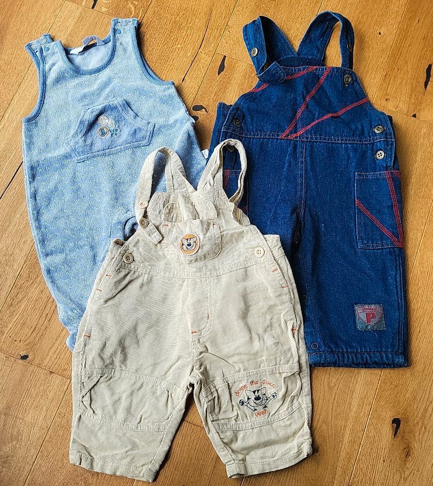 Kleidung Baby Paket Gr. 62 und 68 Hosen Strampler Jacken Shirts in Leipzig