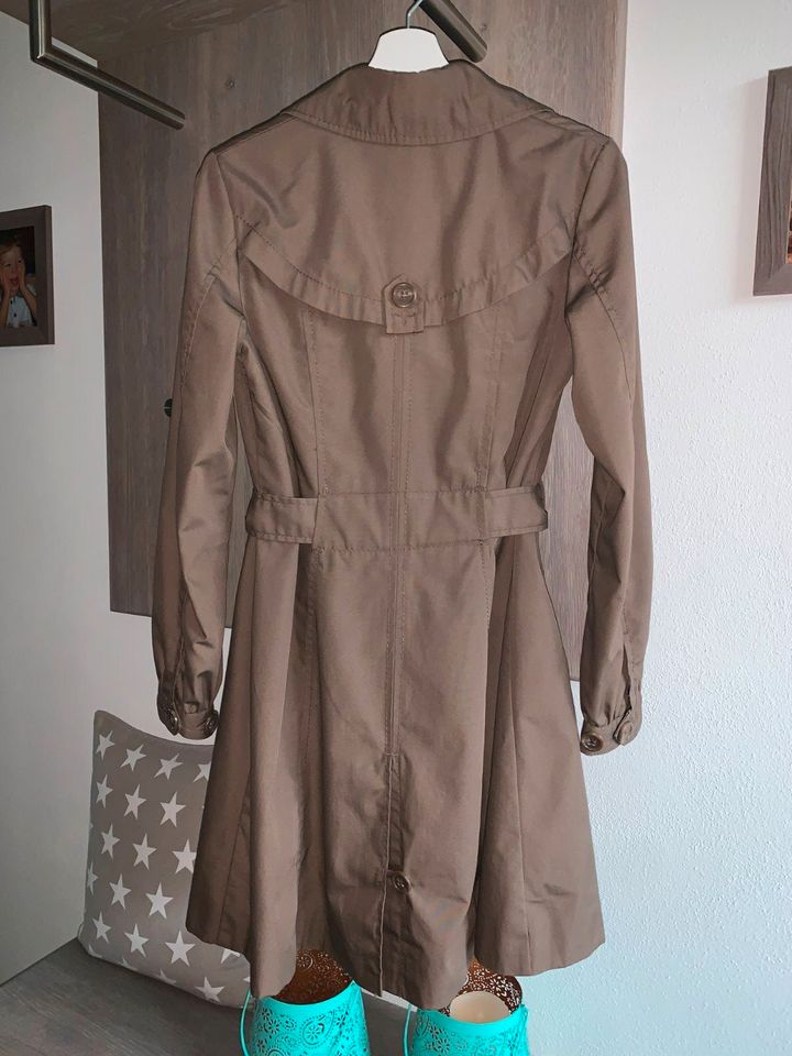 H&M Mantel Trenchcoat elegant neuwertig Gr. 36 braun NEUWERTIG in Jörl