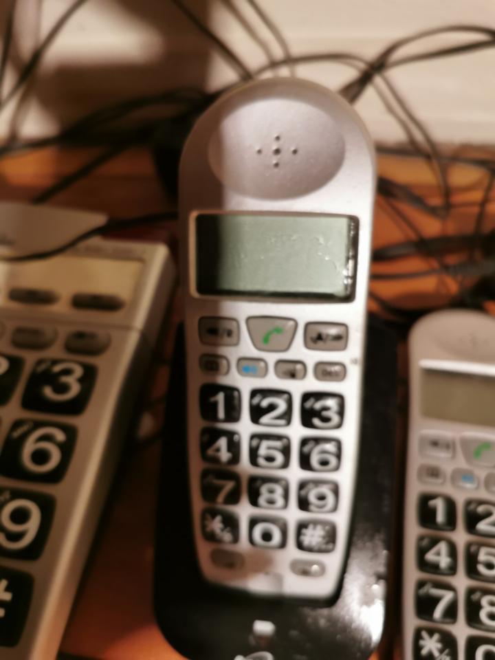Binatone Senioren Festnetz Telefon + 2 Mobilteile + Ladestation in Speyer