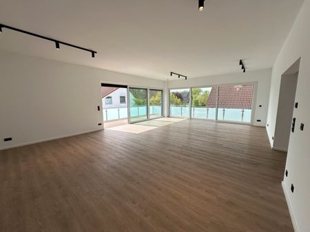 Hochwertige Neubau-Wohnung, exklusive Ausstattung, umlaufender XL-Balkon, in Hennen, zu vermieten in Iserlohn