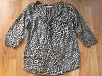 0039Italy Bluse Gr S Leo Print  Neuwertig Hessen - Neu-Isenburg Vorschau