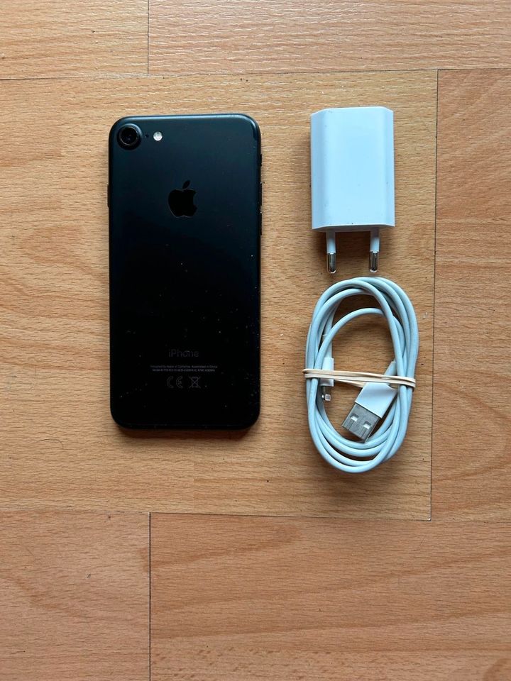 iPhone 7 schwarz 32 GB in Leverkusen