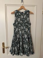 Minikleid, Sommerkleid H&M Größe 36-38 dunkelgrün-weiß gemustert Bayern - Regensburg Vorschau