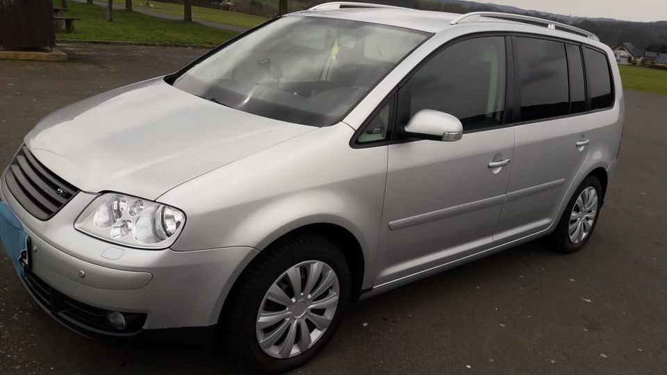 VW Touran 7-Sitzer 2.0 Diesel Anhängerkupplung in Etzbach