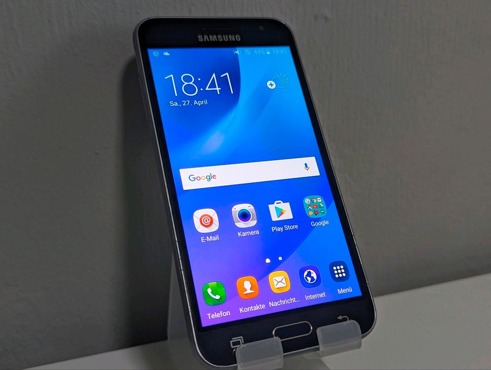 Samsung Galaxy J3 2016 / Android 5.1.1 8GB Dual SIM Smartphone in Duisburg