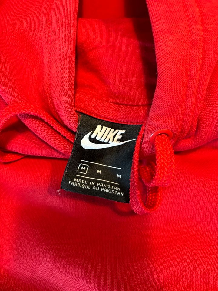 Nike Pulli Gr. M Rot in Duisburg