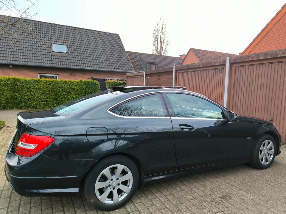 Mercedes Coupé 180 C in Centrum