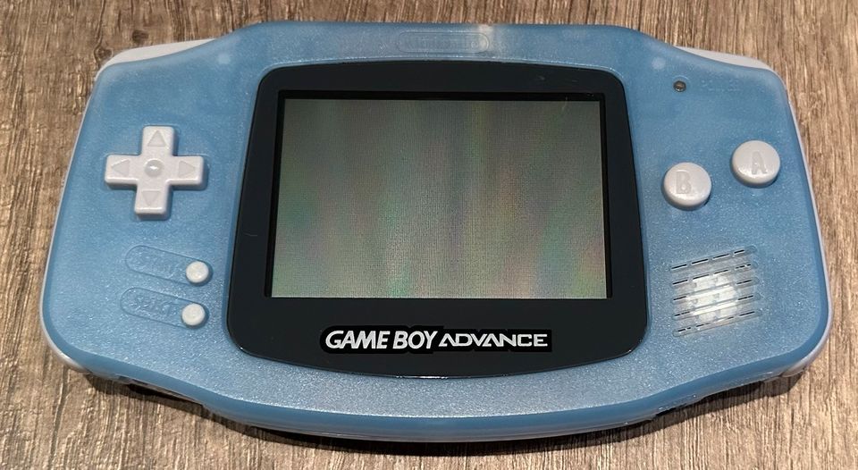 Nintendo Gameboy Advance mit Leuchtcase, Blau, Durchsichtig in Bad Emstal