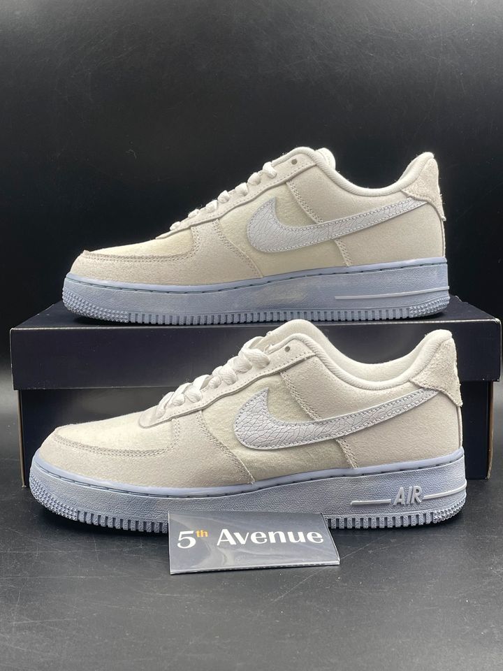 Nike Air Force 1 '07 LV8 EMB | Größe 40.5 | Art. 0686 in Remscheid