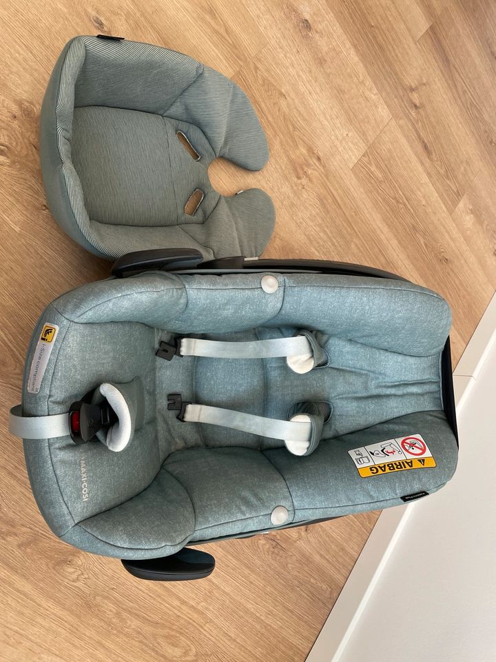 Maxi Cosi Babyschale pebble plus m. Sonnenverdeck u Babyeinsatz in München