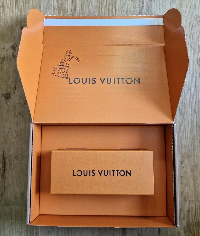 Leere Louis Vuitton Parfumbox mit Karton in Erfurt