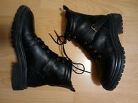 Stiefelette schwarz Biker Stiefel gold Schnalle 40 Plateau Absatz Berlin - Mitte Vorschau