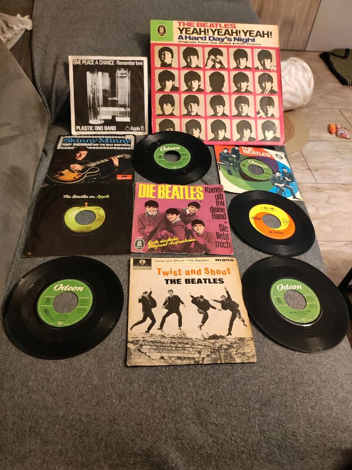 9 THE BEATLES LP / EP / 7" SINGLES - ALLES NUR ORIGINALE 60ER J. in Nürnberg (Mittelfr)