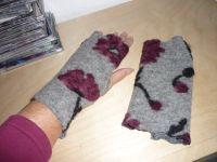 Stulpen fingerlose Handschuhe Pulswärmer grau Rosa m. Daumen Gr. Nordrhein-Westfalen - Gummersbach Vorschau