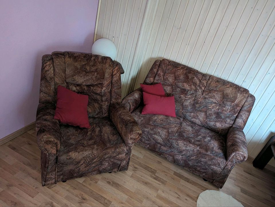 Couch 2-Sitzer + Sessel in Oderwitz