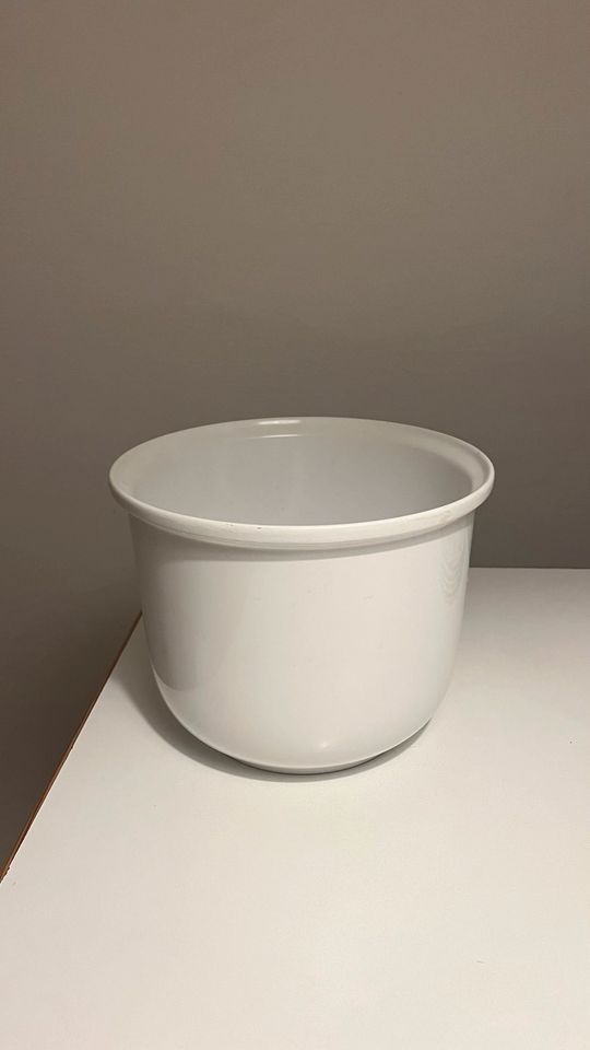 Übertopf weiß Keramik glänzend Durchmesser 20cm in München - Sendling |  eBay Kleinanzeigen ist jetzt Kleinanzeigen