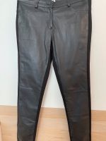 Damen Lederhose hinten mit Stoffbesatz Größe 40in schwarz Niedersachsen - Bösel Vorschau