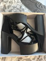 Heels mit Knotendesign Nürnberg (Mittelfr) - Kleinreuth b Schweinau Vorschau