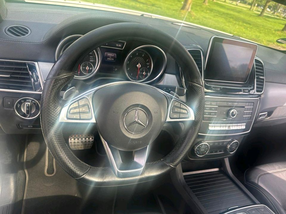 Mercedes benz GLE 43 AMG Scheckheft geflägt in Krefeld