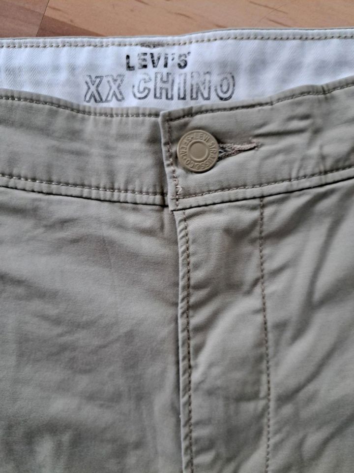 Levis Chino Hose kurz W 31 in Kehl