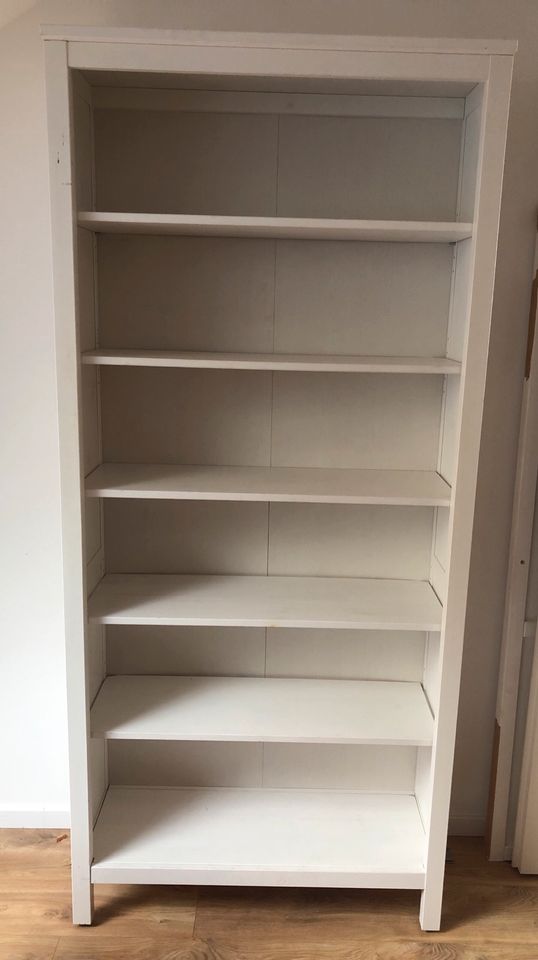 Ikea Hemnes Schrank, weiß gebeizt, mit selbstgebauten Türen dazu in Künzelsau