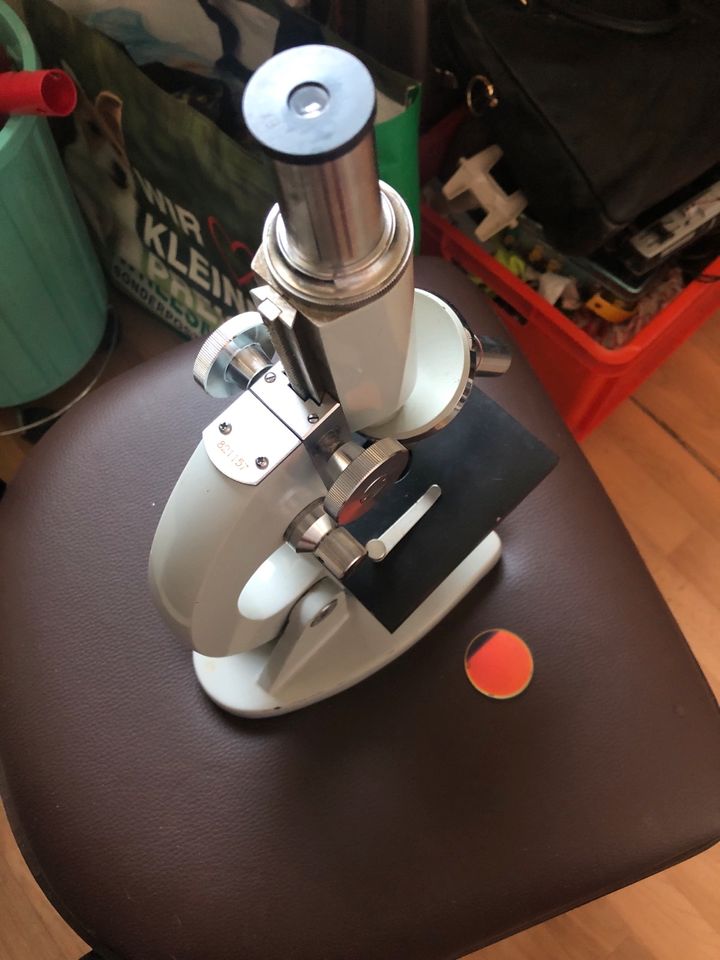Revue Mikroskop Top in Dresden