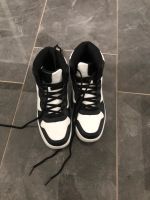 Hig top Sneaker Schuhe Gr.37 von Rainbow Nordrhein-Westfalen - Moers Vorschau