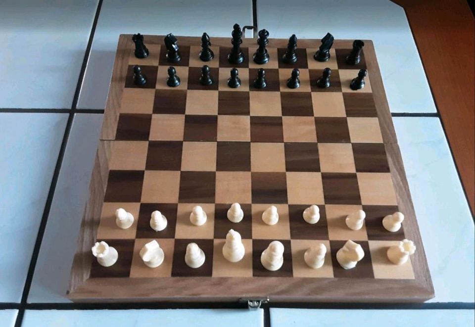 Holz Schach Spiel Spielesammlung Gesellschaftsspiele 29 X 29 in Berlin