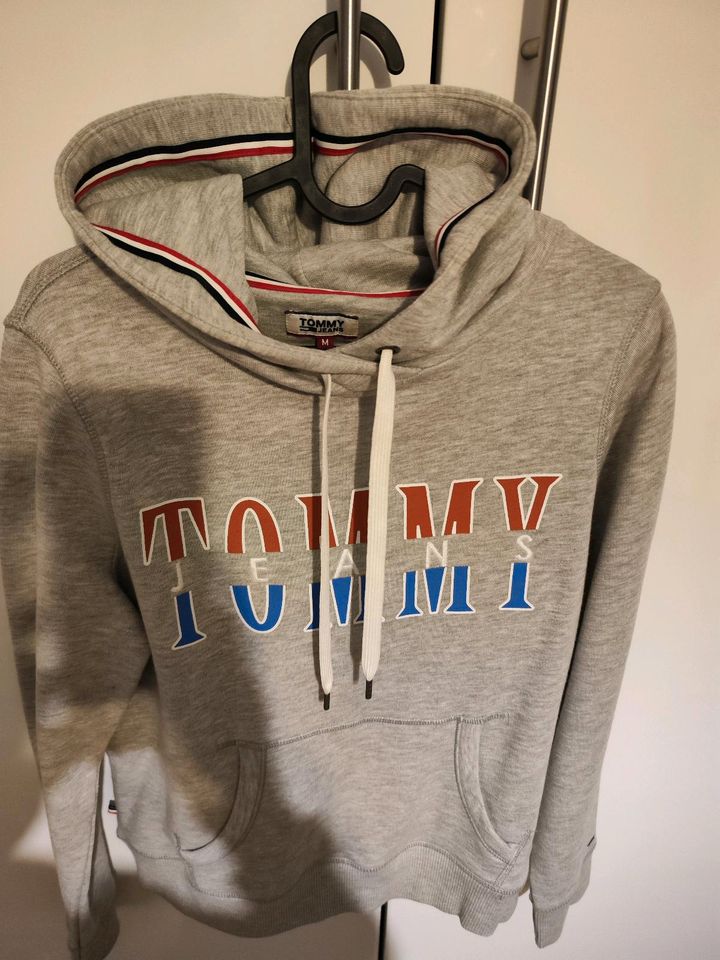 Tommy Hilfiger hoodie wie neu in Halle (Westfalen)