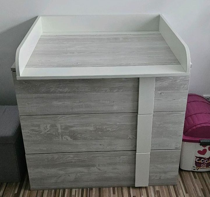 Röhr Bush Scandi SET Baby-/Kinderbett Wickelkommode Hängeschrank in Berlin