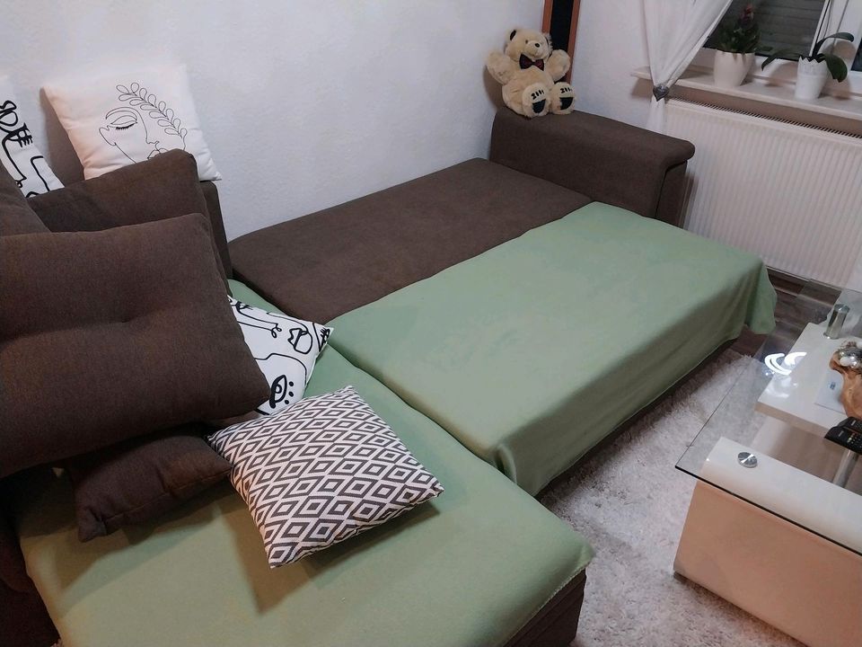 L-Couch mit schlaffunktion in Rennerod