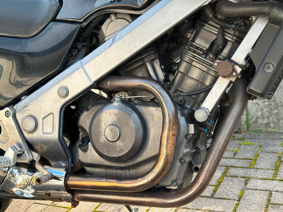 Honda NTV 650 RC33 - Auspuff Krümmer vorderer + hinterer Zylinder in Hagen